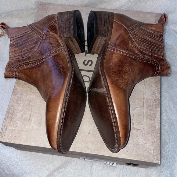 NWT BED|STU Ellice Tan Rustic Ankle Boot - Picture 10 of 12